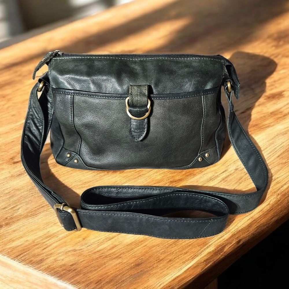 Elegant Black Leather Shoulder Bag
